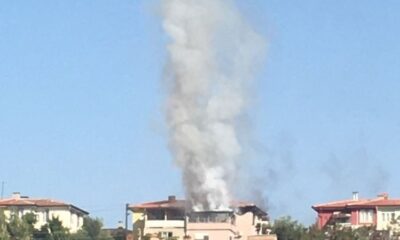 Çatı katından yükselen alevler paniğe yol açtı