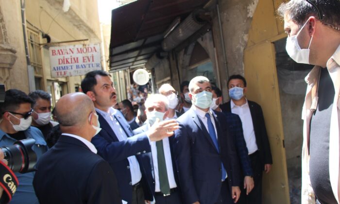 Çevre Şehircilik Bakanı Murat Kurum, Mardin’de esnafı ziyaret etti