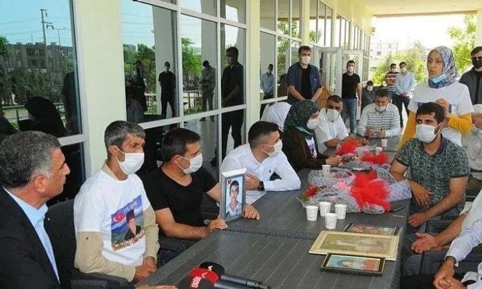 CHP Elazığ Milletvekili Erol, evladına kavuşan anneyi telefonla arayarak mutluluklarına ortak oldu