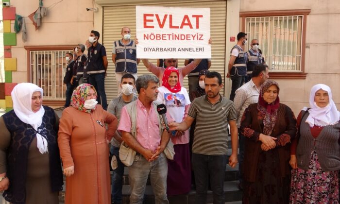 CHP sözünü tutmadı, aileler tepki yağdırdı