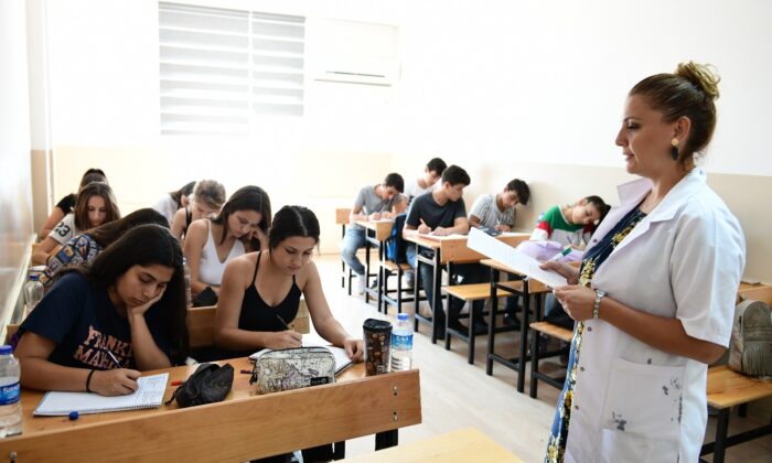 Çiğli Belediyesinden üniversite adaylarına tercih danışmanlığı