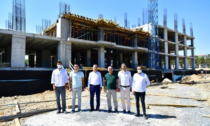 Çınar, yeni belediye hizmet binası inşaat alanındaki çalışmaları inceledi