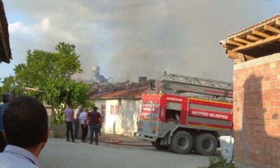 Çorum’da yangın 1 ev ve samanlık yandı