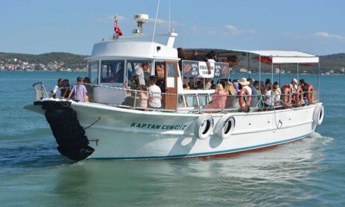 Cunda Adası’na gitmenin keyifli yolu, nostaljik motorlar