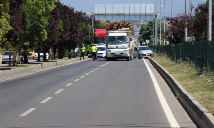 D-100 Karayolu’nda yürürken kamyonun çarptığı kadın ağır yaralandı