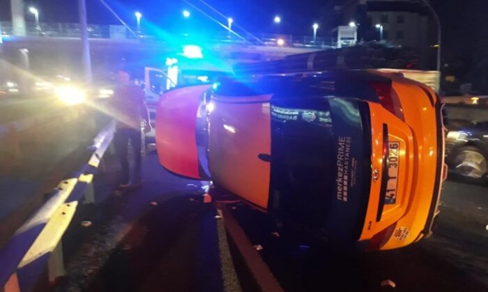 D-100’de 3 ticari taksi birbirine girdi