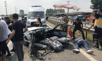 D100’de feci kaza, otomobil ikiye bölündü: 6 yaralı