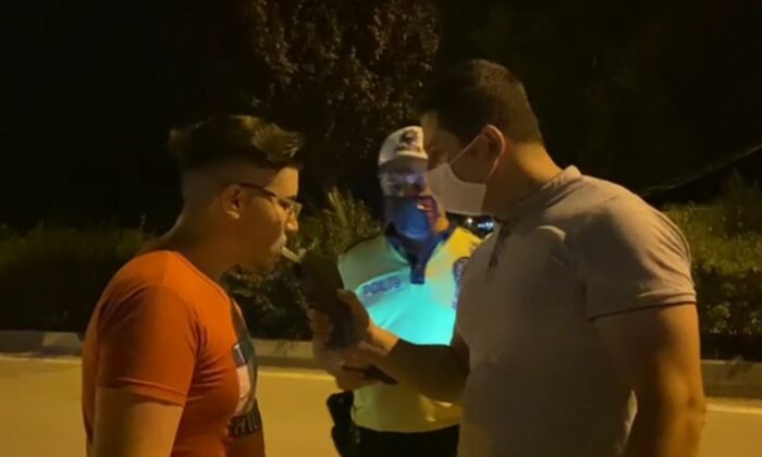 Dakikalarca Alkolmetre dersi verdiler