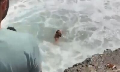 Dalgalara kapılan vatandaşı kurtarmak için zamanla yarıştırlar