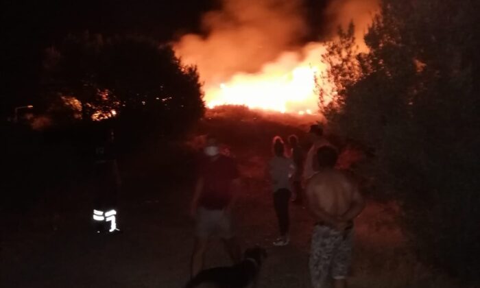 Datça’da otluk alandaki yangın söndürüldü