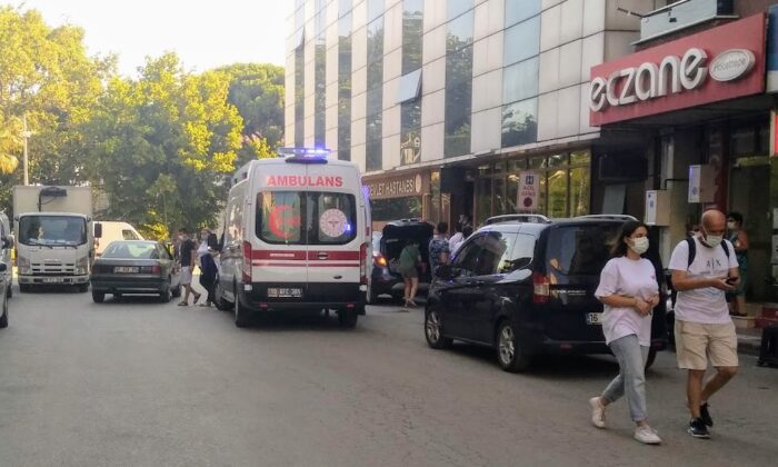 Denizde kalp krizi geçiren genç öldü