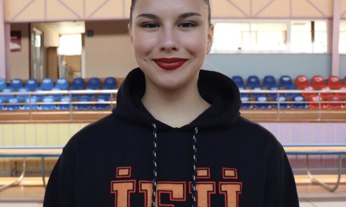 Depremzede Burçak’a Fransa’dan çifte kupa