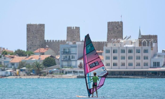 Dikili’de yelken yarışları başladı