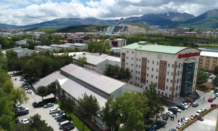 Diş Hekimliği Fakültesi 50 yaşında