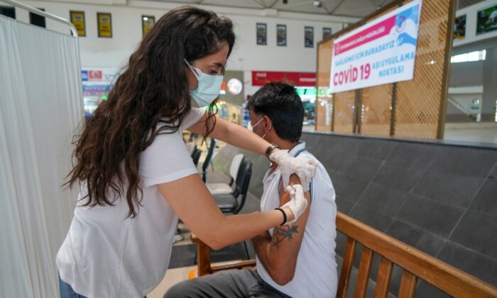 DİŞTİ’de randevusuz yerinde aşı uygulaması