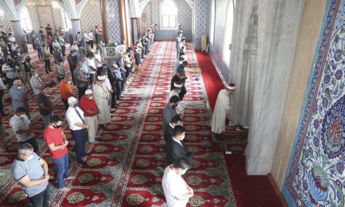 Diyanet İşleri Başkanı Erbaş: “Ormanları yakanlar, dünyanın en zalim ve hain kişileridir”