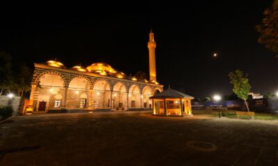 Diyarbakır’ın sembollerinden Kurşunlu Cami ışıklandırıldı
