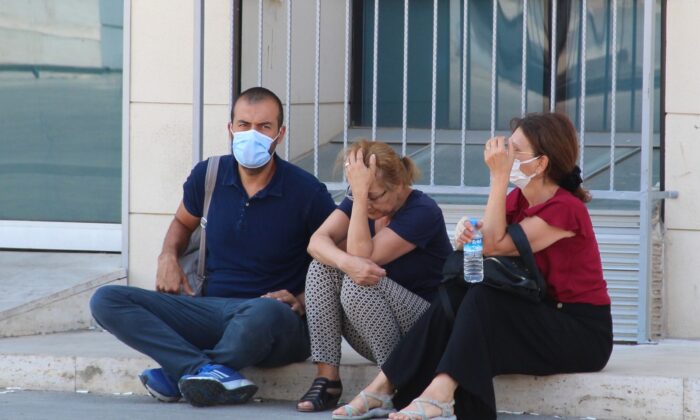 Doktor kazada öldü, anne güçlükle ayakta durabildi