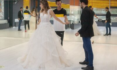 Düğün heyecanı başladı, çiftler gelin ve damatlıkla dans kursuna koştu