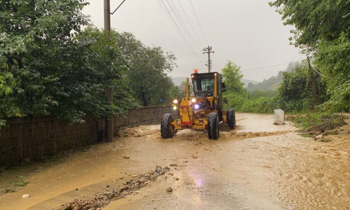 Düzce Valisi Atay: “Riskli evlerde kimse kalmasın”