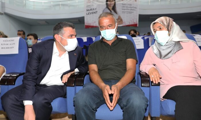 Düzce’nin ilk olimpiyat sporcusunu ailesi ve protokol canlı yayında izledi