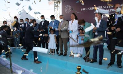 Ebru Yaşar Ortaokulu coşkuyla açıldı