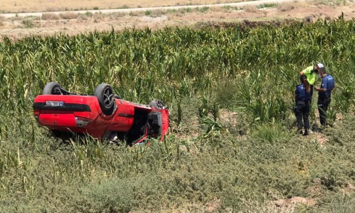 Ehliyetsiz sürücünün otomobili takla attı: 1 yaralı