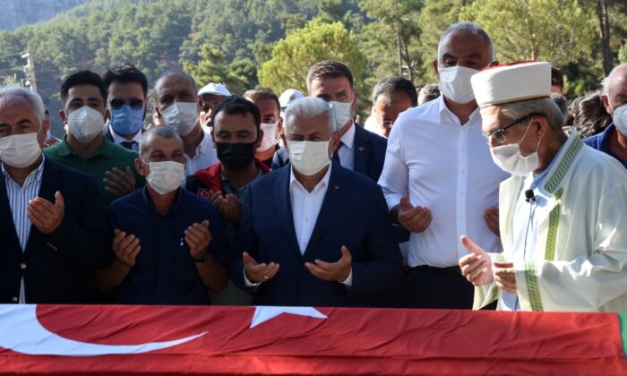 Ekiplere su taşırken hayatını kaybeden Şahin Akdemir son yolculuğuna uğurlandı