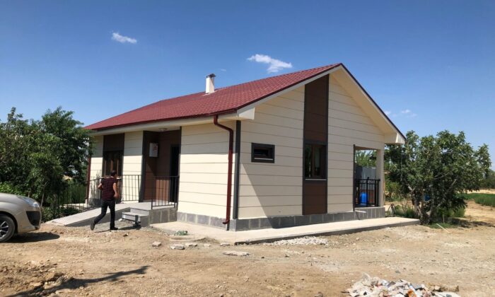 Elazığ’da köy konutlarının teslimi sürüyor