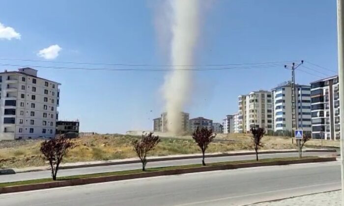 Elazığ’da mini ’hortum’ kameralara yansıdı