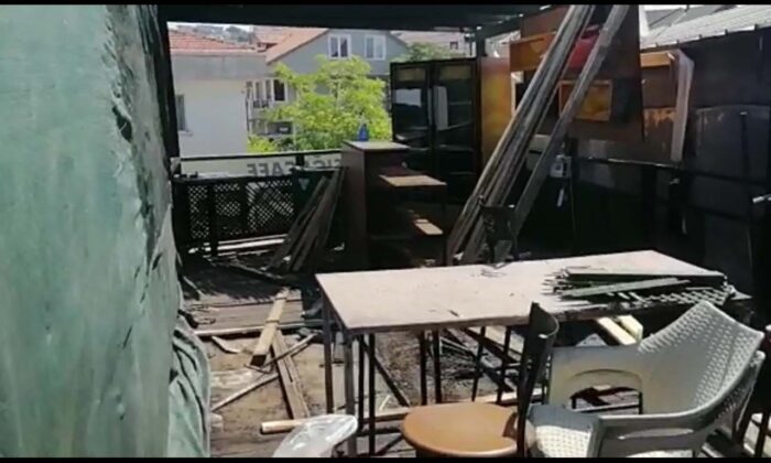 Erdek’te kafe yandı