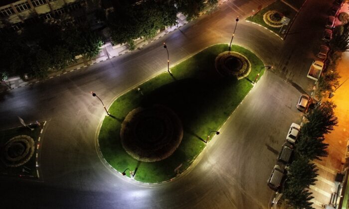 Eski Devlet Hastanesi Kavşağı ışıl ışıl oldu