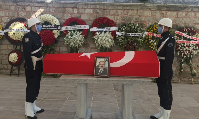 Eski Vali Hüseyin Avni Coş son yolculuğuna uğurlandı