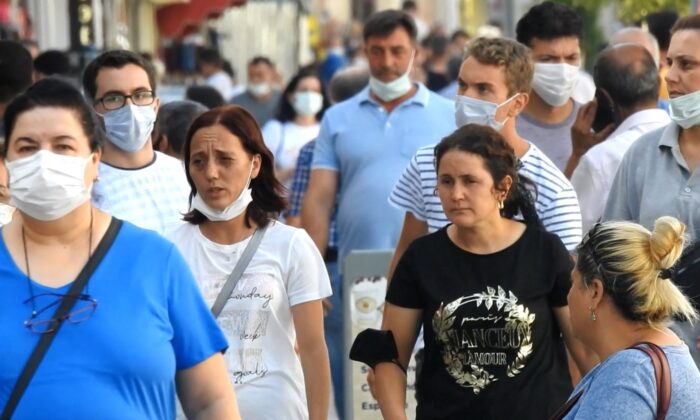 Esnaf, aşılanmayan vatandaşları aşılanmaya davet etti