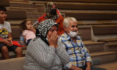 Esra Yıldız’ın ailesi müsabakayı protokolle birlikte gözyaşları içerisinde izledi