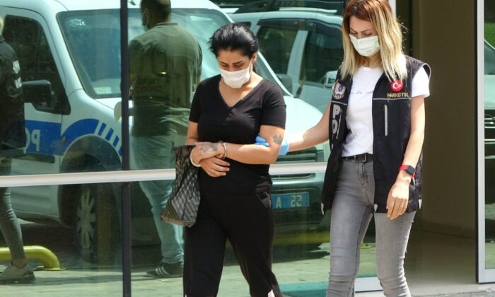 Evinde uyuşturucu ele geçirilen kadın tutuklandı
