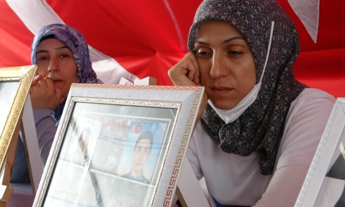 Evlat nöbetindeki aileler Kurban Bayramı’na hüzünlü girdi