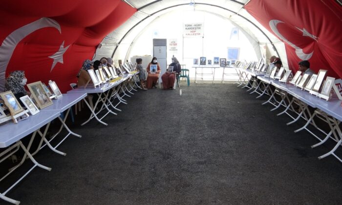 Eylemdeki anne Elhaman’dan PKK’ya tepki