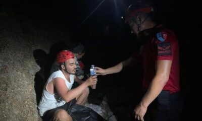 Fethiye’de ormanlık alanda kaybolan 2 kişiyi JAK buldu