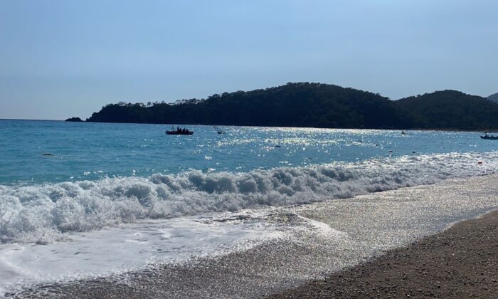 Fethiye’de tur teknesi battı, 1’i çocuk 3 yaralı