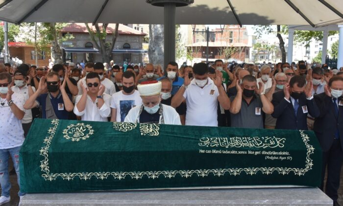 Gazeteci Osman Yurdusev son yolculuğuna uğurlandı