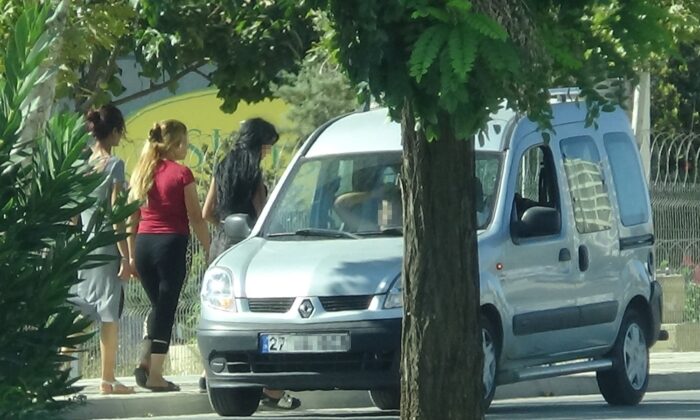 Gaziantep’te güpegündüz fuhuş pazarlığı