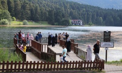 Gölcük Tabiat Parkı’nda tatilci yoğunluğu