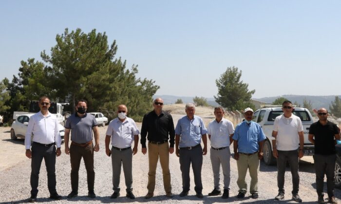 Gördes’te 8 mahalleyi sevindiren yol çalışması