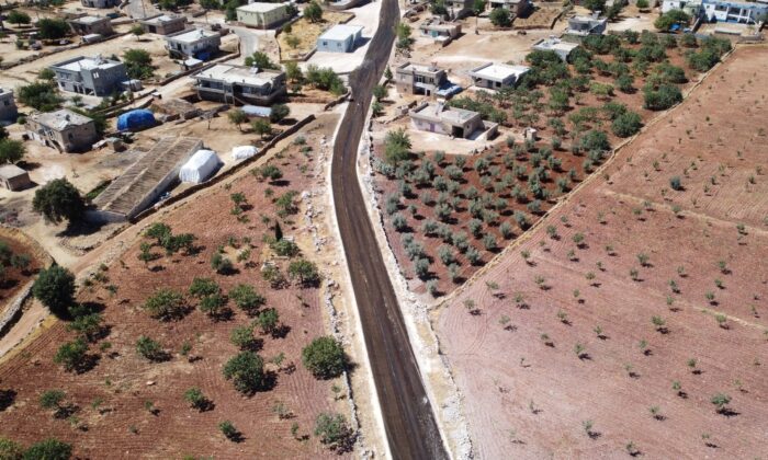 Halfeti kırsalında asfaltlı yol çalışması