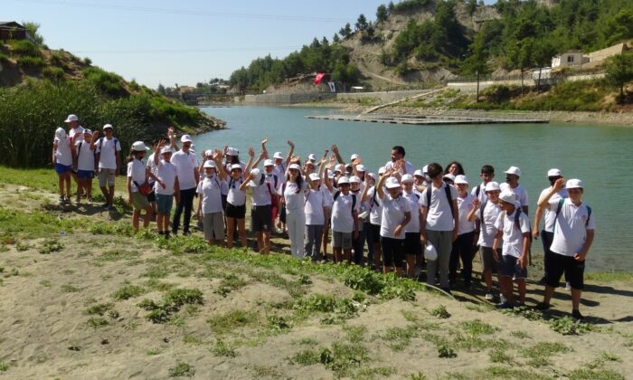 Hatay’da “Telafide Ben de Varım” diyen öğrenciler, doğayla buluştu