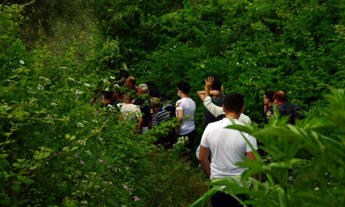 Hayvanlara yem vermek isteyen genç, Sakarya Nehri’nde kayboldu