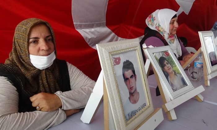 HDP önündeki ailelerin evlat nöbeti kararlılıkla sürüyor