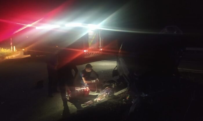 Horasan’da otomobil refüje çarparak ters döndü: 2 ölü, 2 yaralı