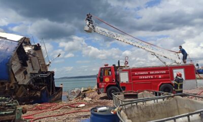 Hurda gemide yangın çıktı